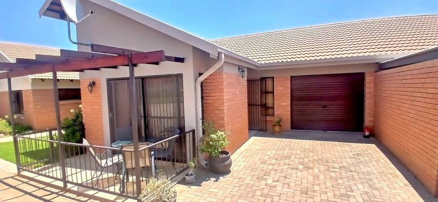1 Bedroom Property for Sale in Langenhovenpark Free State